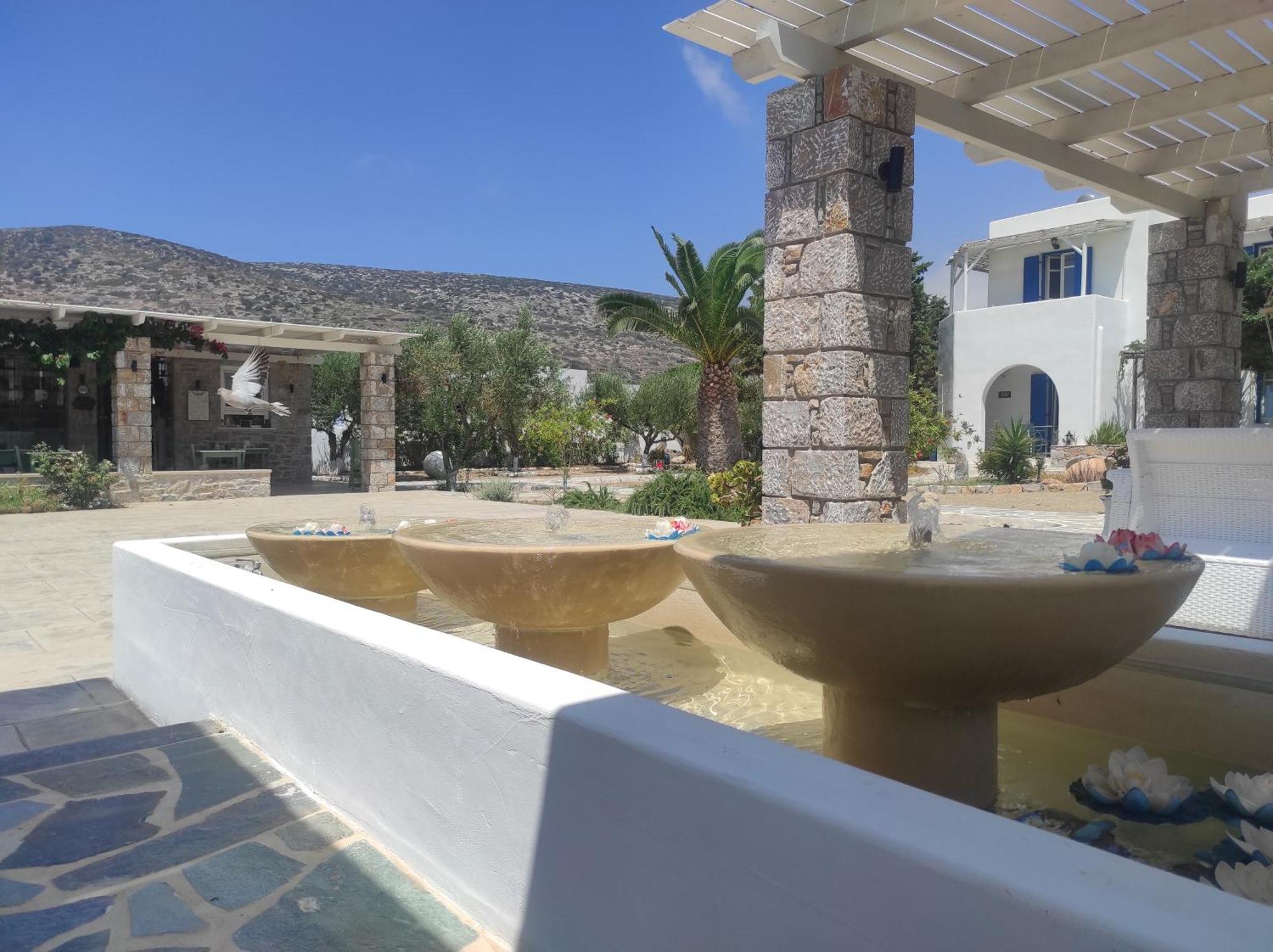 Villa Le Grand Bleu Katapola Luaran gambar