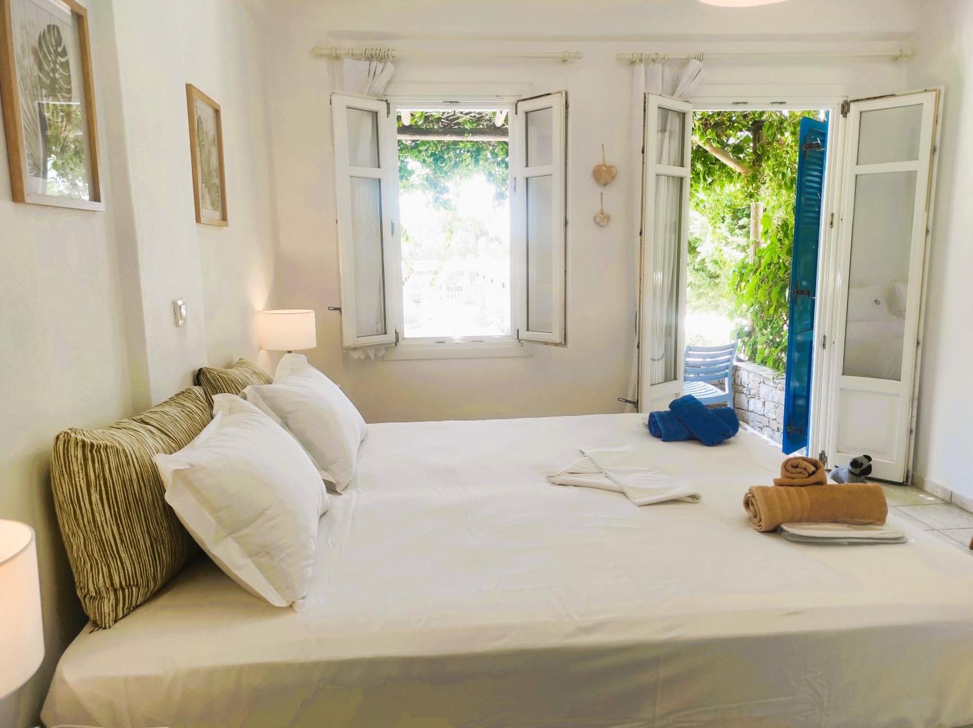 Villa Le Grand Bleu Katapola Luaran gambar