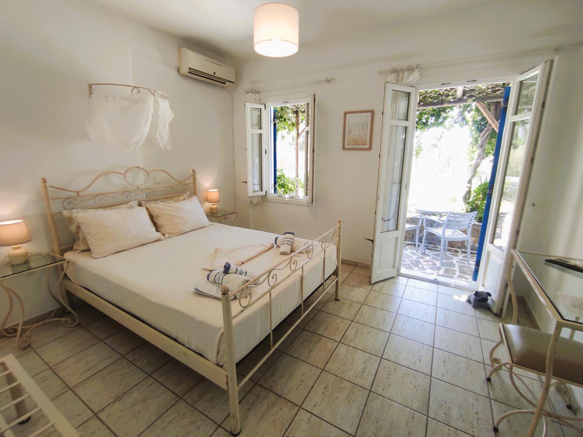 Villa Le Grand Bleu Katapola Luaran gambar